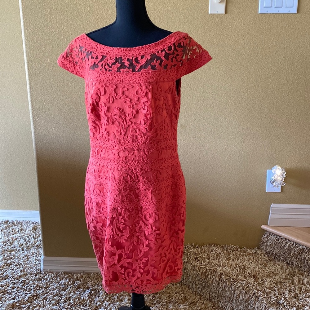 Beautiful Tadashi Shoji dress sz 14. Worn once!